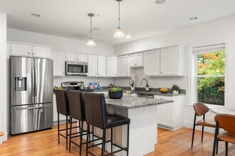 865 Lagrange St in Boston, MA - Building Photo - Building Photo