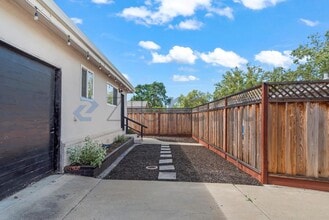 1765 Landana Dr in Concord, CA - Building Photo - Building Photo