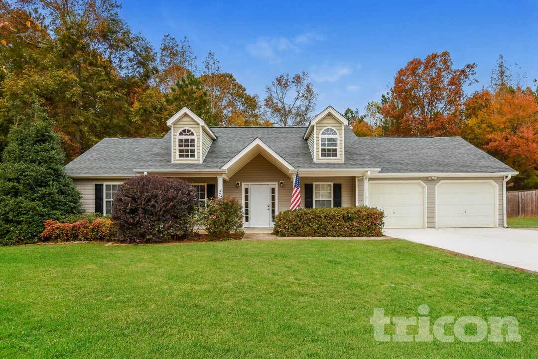 374 Chesapeake Way in Rockmart, GA - Foto de edificio