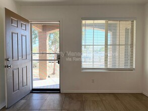 10402 N 9th Ave in Phoenix, AZ - Foto de edificio - Building Photo