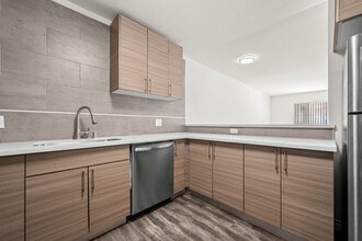 Lafayette Place in Los Angeles, CA - Building Photo - Building Photo