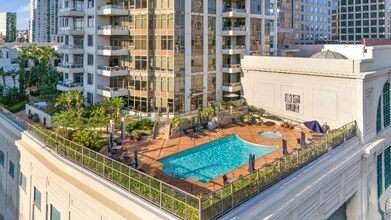 700 W E St in San Diego, CA - Building Photo - Building Photo