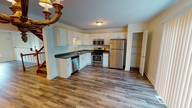 102 Katerina Dr in Monaca, PA - Building Photo - Building Photo