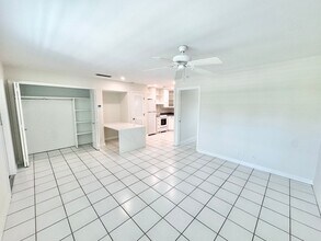 975 9th Ave S in Naples, FL - Building Photo - Building Photo