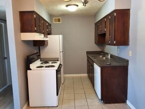 365 Elmwood Dr in Radcliff, KY - Foto de edificio - Building Photo