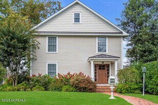 8 Glenwood Pl in Spring Lake, NJ - Building Photo