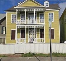 1614 Market St in Galveston, TX - Building Photo