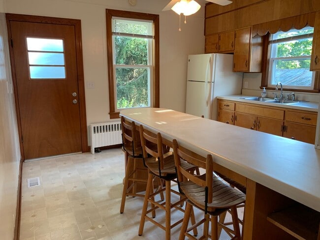 905 Gilbert St in Radford, VA - Building Photo - Building Photo