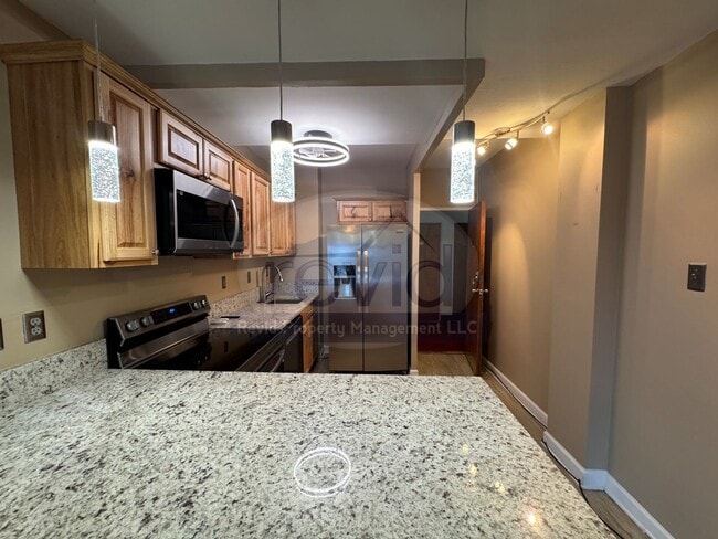 1271 Poplar Ave in Memphis, TN - Foto de edificio - Building Photo