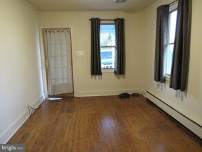 203 W 5th Ave in Ranson, WV - Foto de edificio - Building Photo