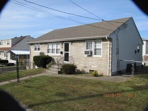 58 Whitaker Ave in Woodland Park, NJ - Foto de edificio - Building Photo