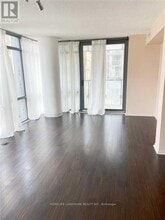 37 Grosvenor St in Toronto, ON - Building Photo - Building Photo