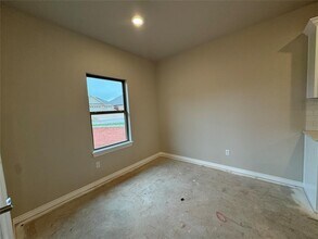 6821 Labelle Dr in Warr Acres, OK - Building Photo - Building Photo