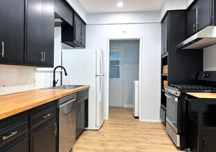 9739 Pinewood Ave in Tujunga, CA - Building Photo - Building Photo