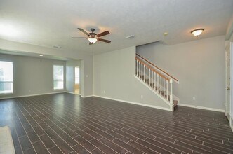 5961 Whispering Lakes Dr in Katy, TX - Building Photo - Building Photo