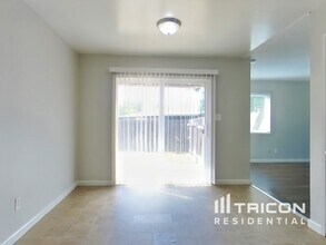 10072 Zodiac Ct in Sacramento, CA - Building Photo - Building Photo