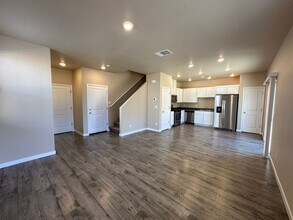 8556 Stormy Sky Ln in Reno, NV - Foto de edificio - Building Photo
