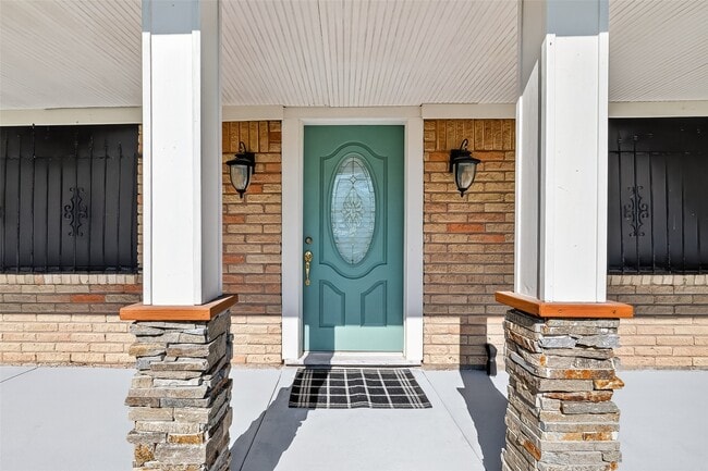 property at 16415 1st St