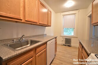 235 Park Dr, Unit 11 in Boston, MA - Building Photo - Building Photo