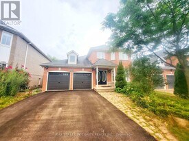 249 Marble Pl in Newmarket, ON - Building Photo