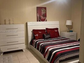 6031 Shaker Wood Cir in Tamarac, FL - Building Photo