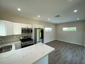 5228 Joan Ct in San Diego, CA - Building Photo - Building Photo