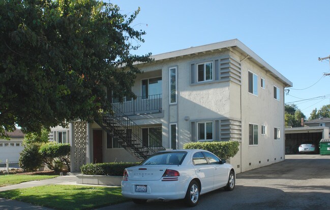 930-940 Ironwood Dr in San Jose, CA - Foto de edificio - Building Photo