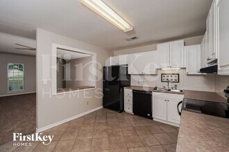 101 Sunny Brook Ln in Trussville, AL - Foto de edificio - Building Photo