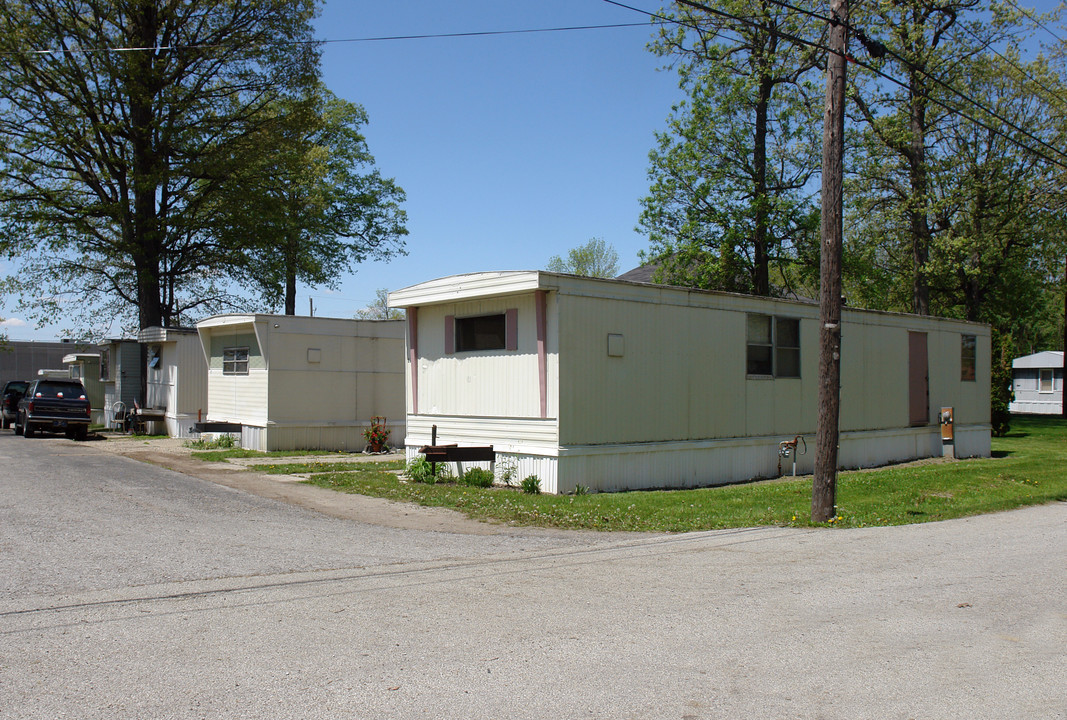 Sheridan Village Mobile Home Park in Fort Wayne, IN - Building Photo