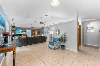 10370 Main Dr in Bonita Springs, FL - Foto de edificio - Building Photo