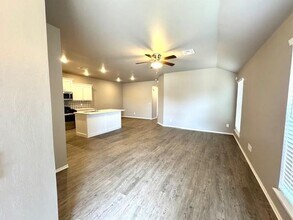 907 Coles Creek in Yukon, OK - Building Photo - Building Photo