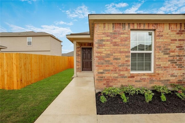 1028 Riverdale Cove in Jarrell, TX - Building Photo - Building Photo