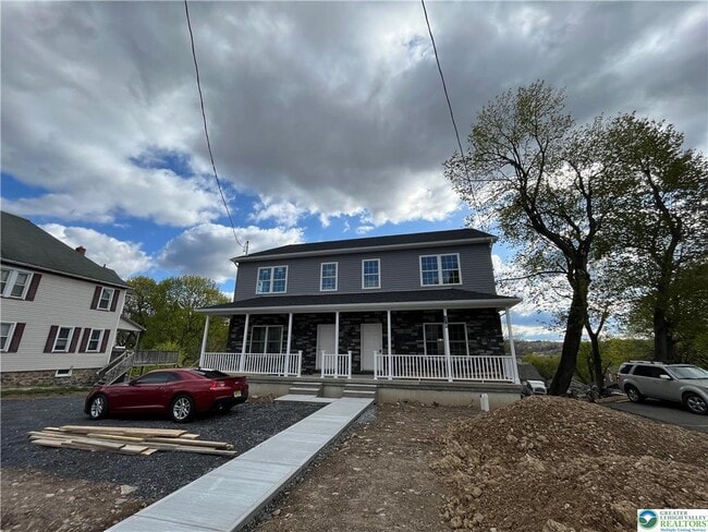 property at 203 N 7th St