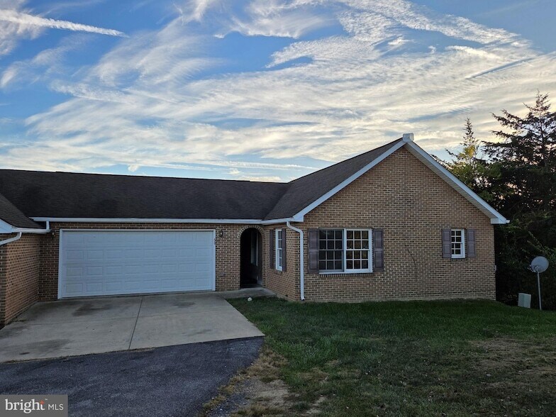 50-C3 Courtney Cir in Strasburg, VA - Building Photo