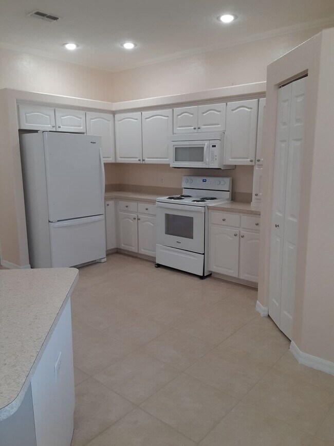 13409 Short Ct in Spring Hill, FL - Building Photo - Building Photo