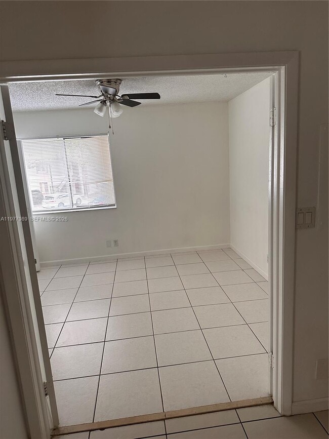 9502 SW 140th Ct in Miami, FL - Building Photo - Building Photo