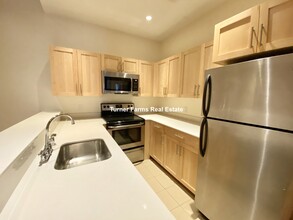 523 Washington St, Unit 401 in Boston, MA - Building Photo - Building Photo