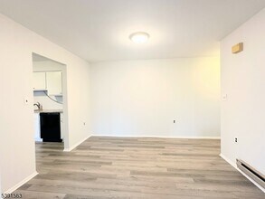 70 Farm Rd in Hillsborough Township, NJ - Building Photo - Building Photo