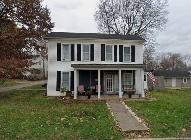 property at 206 E Cross St