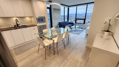 1471 St. Paul St in Kelowna, BC - Building Photo - Building Photo
