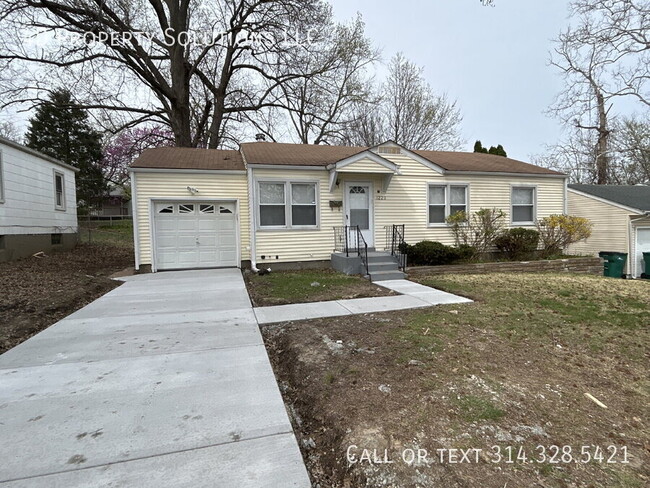 1223 Bakewell Dr in St. Louis, MO - Building Photo - Building Photo