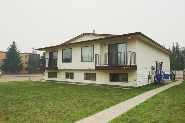 5802 52 Street in Wetaskiwin, AB - Building Photo - Other