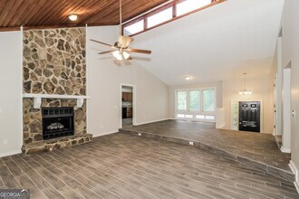 587 Farmbrook Trail NE in Kennesaw, GA - Building Photo - Building Photo