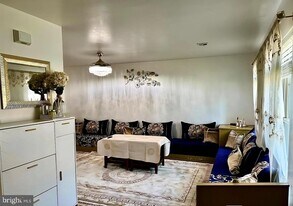 358 Stonehedge Ln in Mechanicsburg, PA - Building Photo