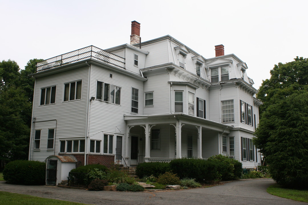 216 Lowell St in Peabody, MA - Foto de edificio