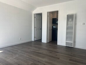 4245 Wall St in Los Angeles, CA - Building Photo - Building Photo