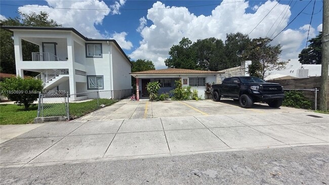 2660 NW 23rd Ave, Unit 2 in Miami, FL - Building Photo - Building Photo