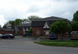 Tudor Village Apartments in Toledo, OH - Building Photo - Building Photo