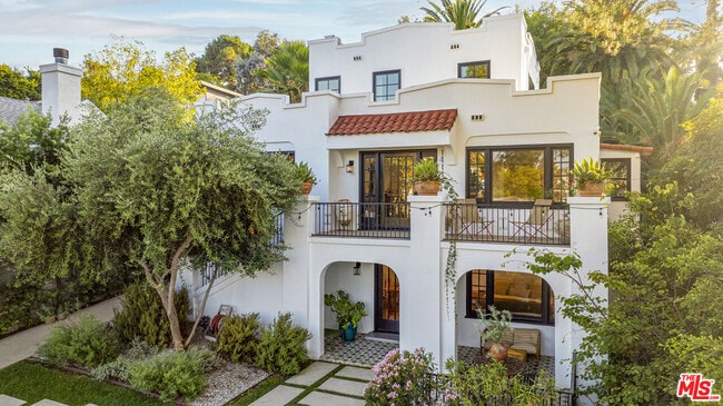 property at 1411 Wellesley Dr