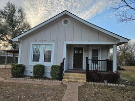 110 Lexington Rd, Unit 06-202 in Elgin, TX - Building Photo